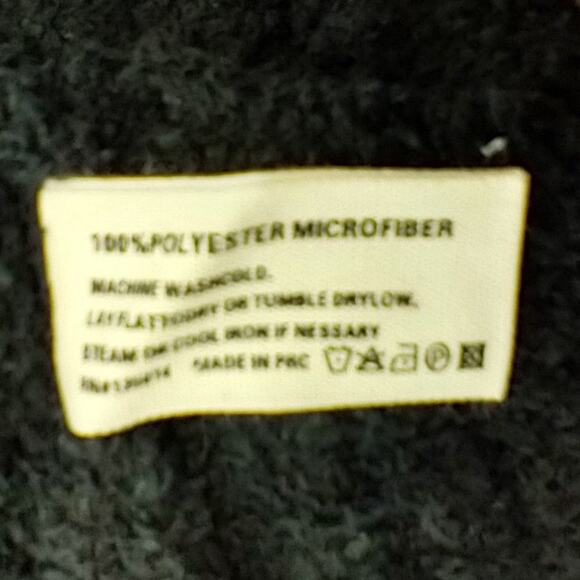 Knit beanie black with pompom - Picture 8 of 9